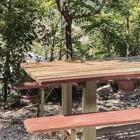 2 Bedroom Cozy In Sassocorvaro Auditore Caprazzino