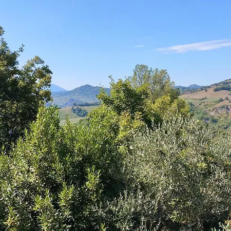 Сasa de vacaciones 2 Bedroom Cozy In Sassocorvaro Auditore Caprazzino