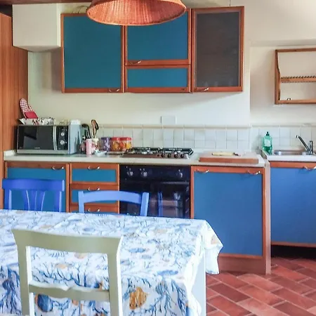 Сasa de vacaciones 2 Bedroom Cozy In Sassocorvaro Auditore