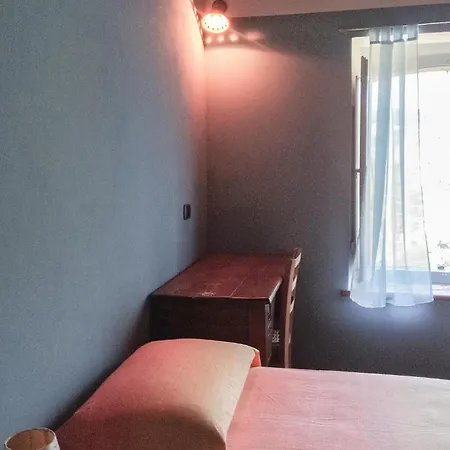 Сasa de vacaciones 2 Bedroom Cozy In Sassocorvaro Auditore Caprazzino