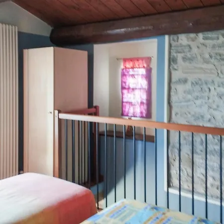 Сasa de vacaciones 2 Bedroom Cozy In Sassocorvaro Auditore