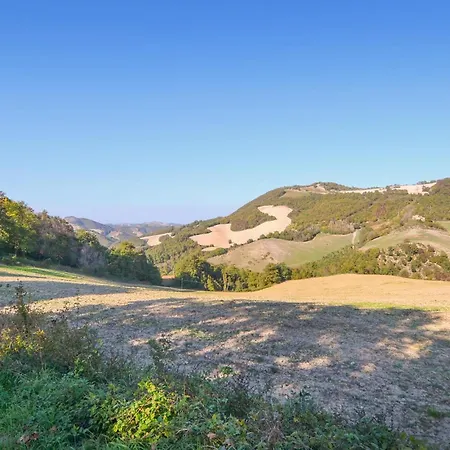 2 Bedroom Cozy In Sassocorvaro Auditore Semesterbostad